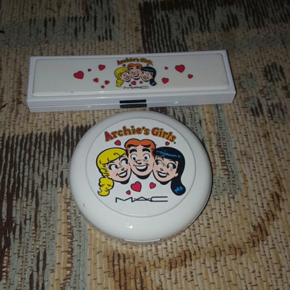 MAC Archie's Girls eyeshadow and face powder
